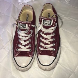 Maroon converse